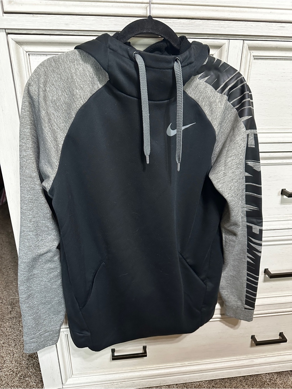 Nike Black & Gray Pullover Hoodie with Graphic Sleeve